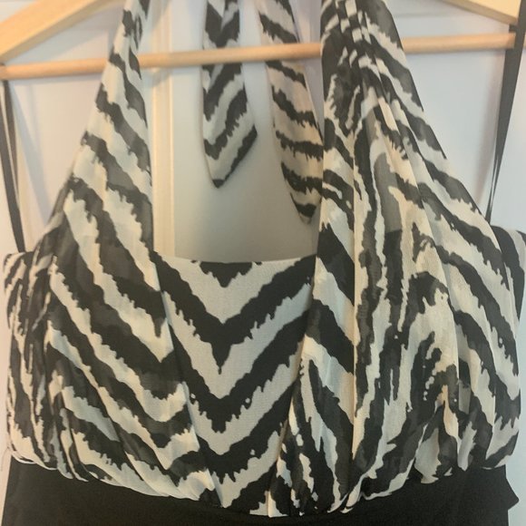 En Focus Studio Black Dress in Size 10 and Like New Condition - Picture 3 of 7